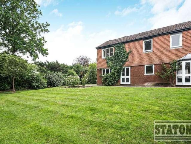 4 bed house for sale