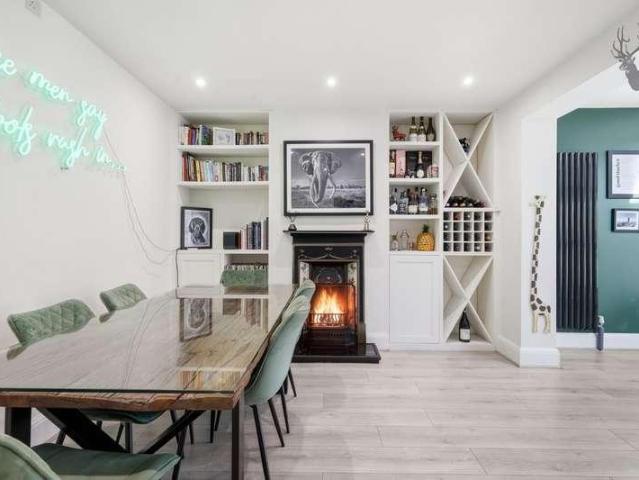 4 bed house for sale