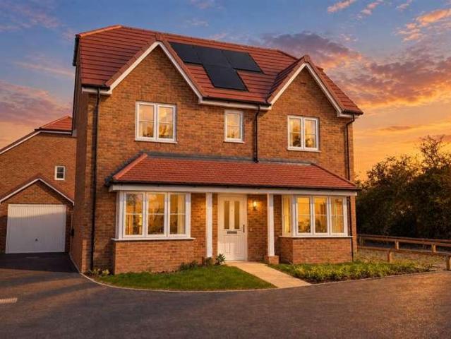 4 bed house for sale
