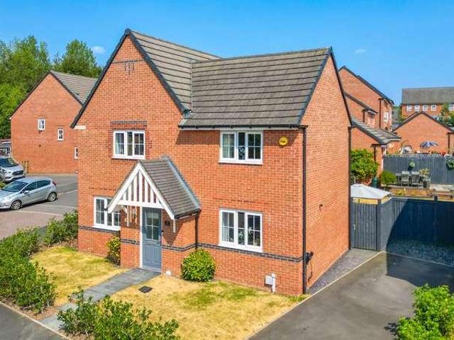 4 bed house for sale