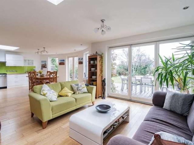 4 bed house for sale