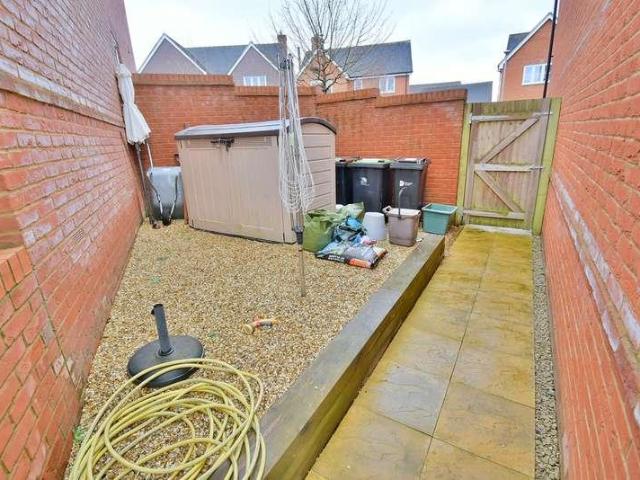 4 bed house for sale