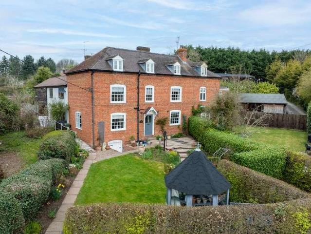 4 bed house for sale