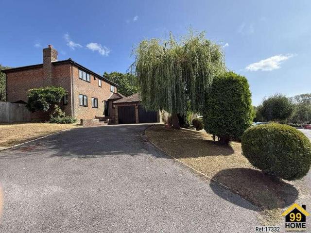 4 bed house for sale
