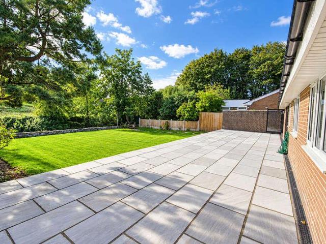 4 bed house for sale