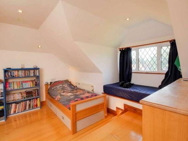 4 bed house for sale