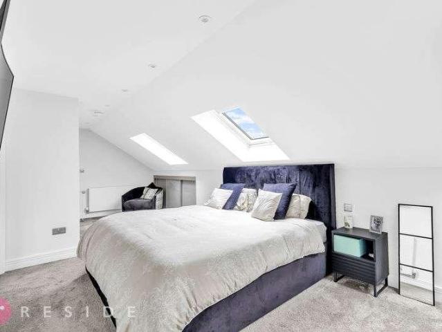 4 bed house for sale