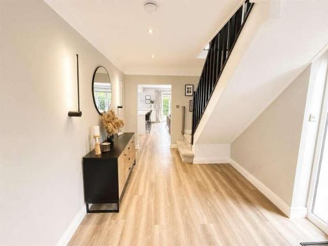 4 bed house for sale