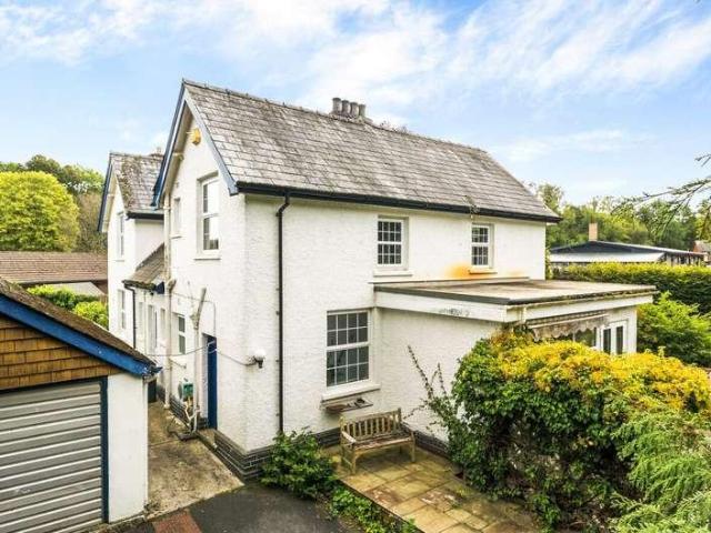 4 bed house for sale