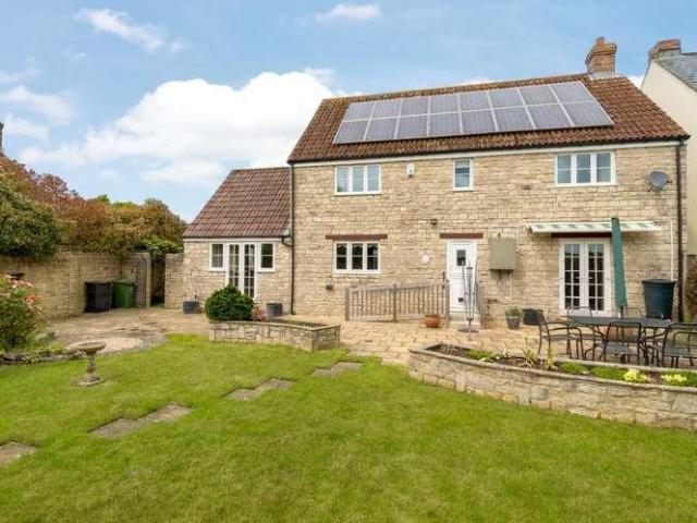 4 bed house for sale