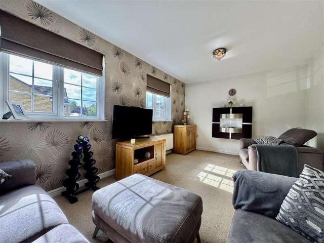4 bed house for sale