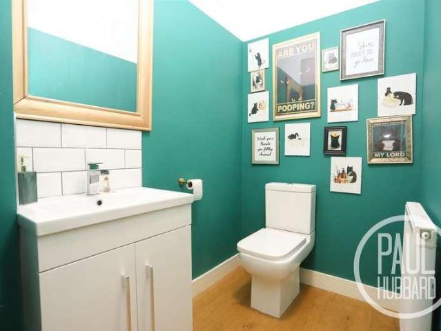 4 bed house for sale