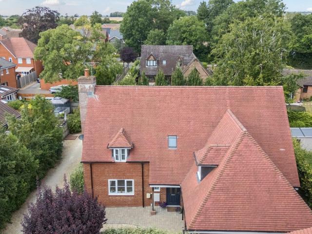 4 bed house for sale