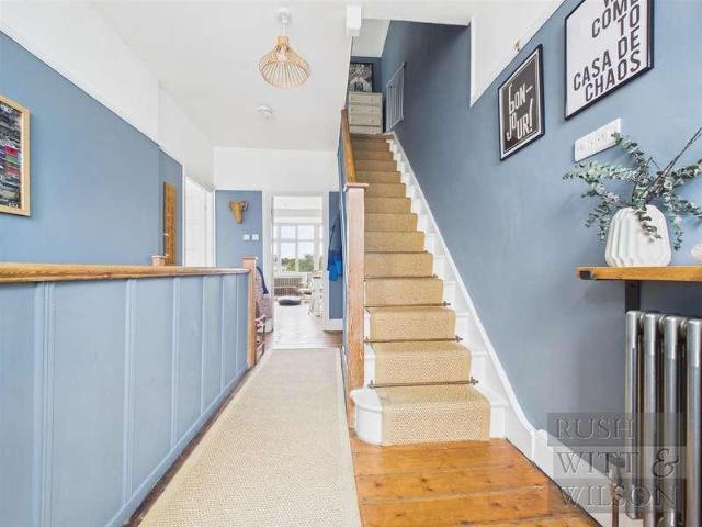 4 bed house for sale