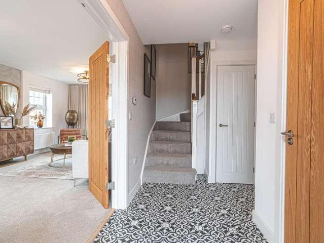 4 bed house for sale