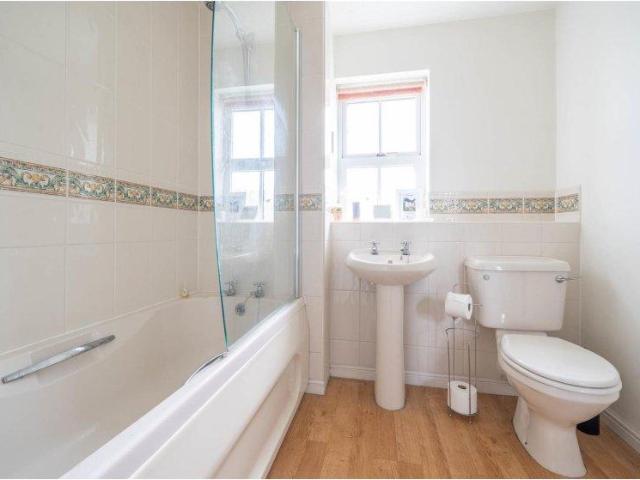 4 bed house for sale