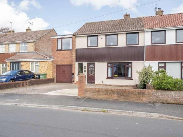 4 bed house for sale