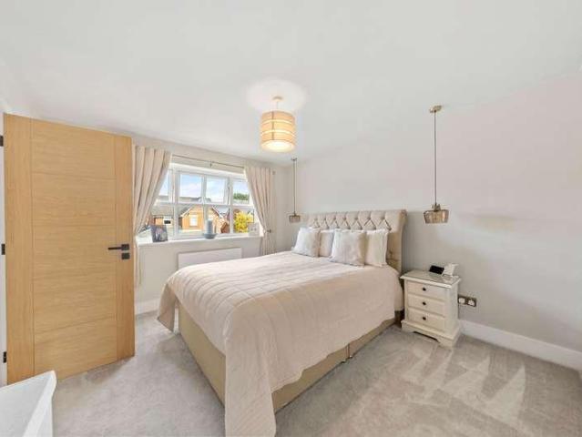 4 bed house for sale