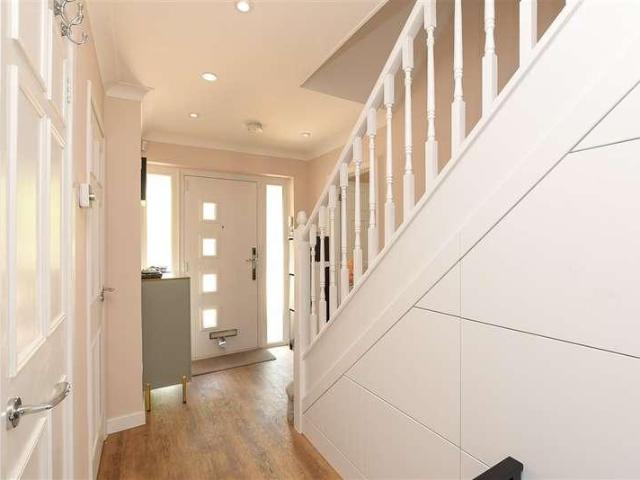 4 bed house for sale