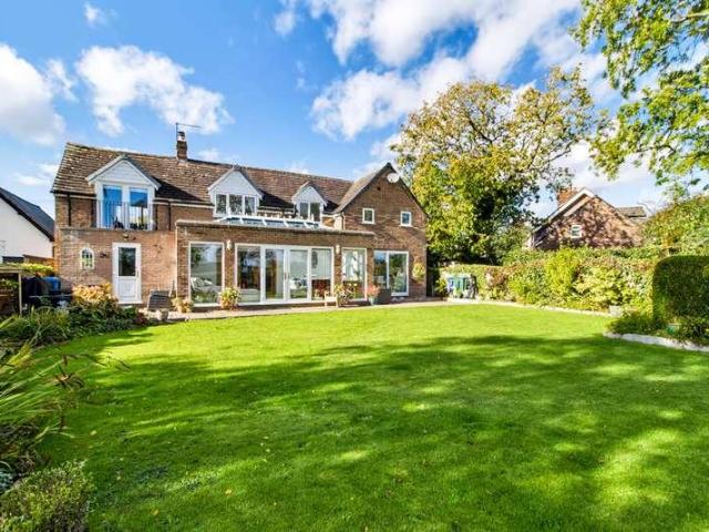 4 bed house for sale
