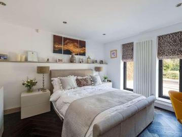 4 bed house for sale