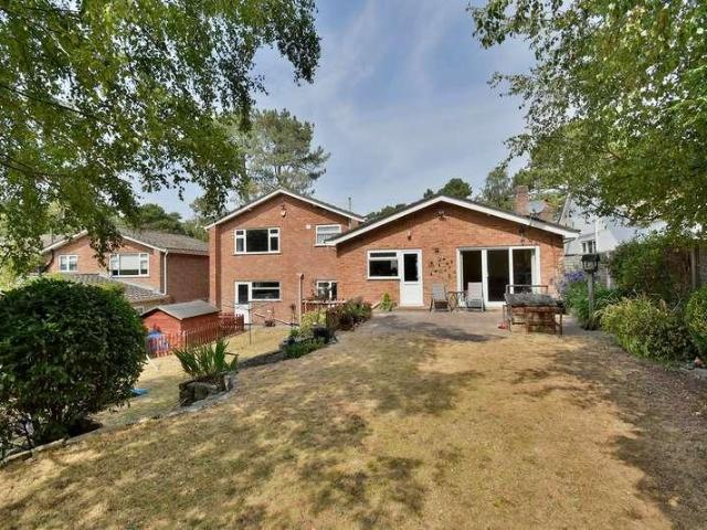 4 bed house for sale