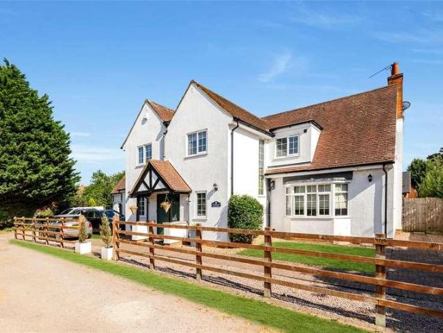 4 bed house for sale