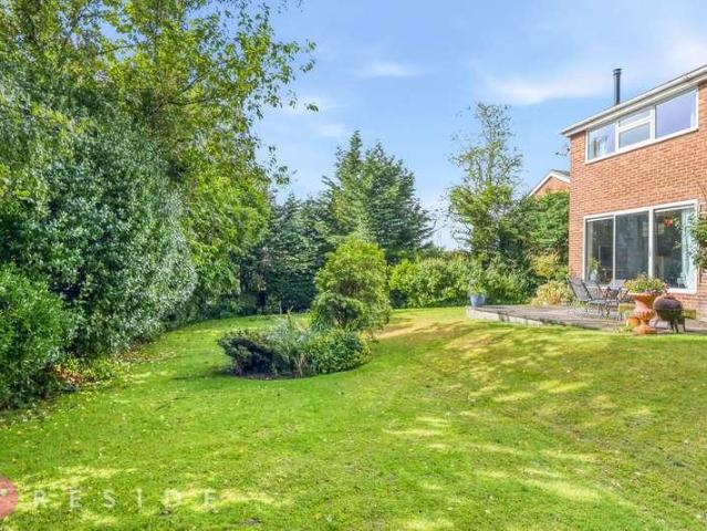 4 bed house for sale