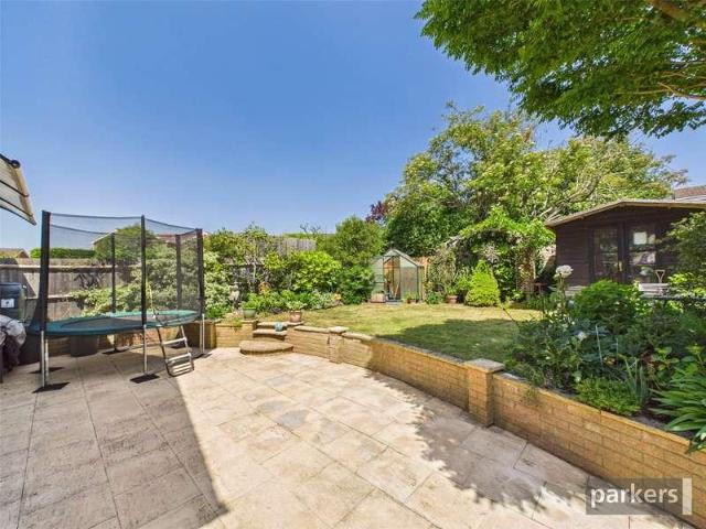 4 bed house for sale