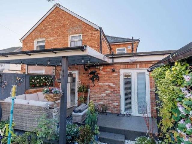 4 bed house for sale