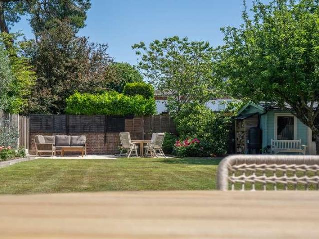 4 bed house for sale