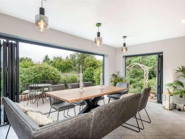 4 bed house for sale