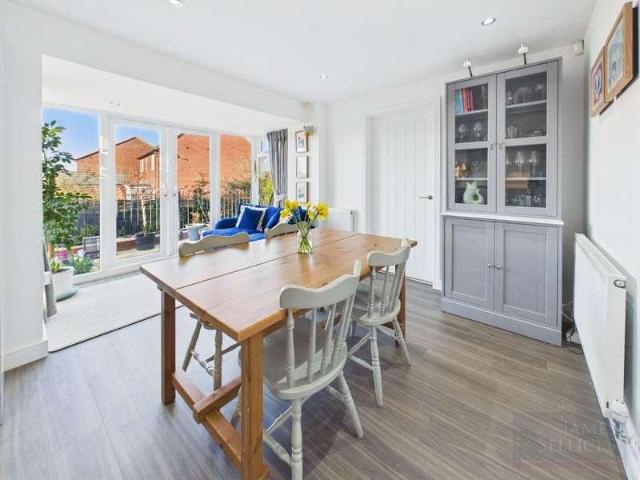 4 bed house for sale