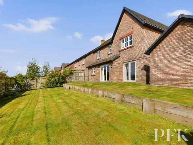 4 bed house for sale