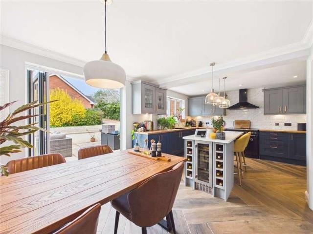 4 bed house for sale