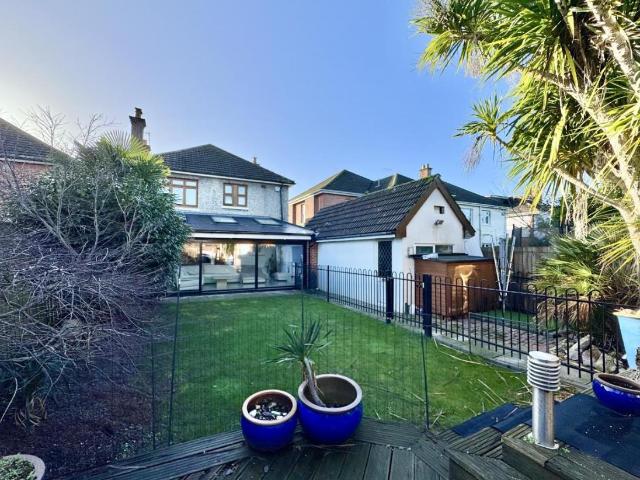 4 bed house for sale
