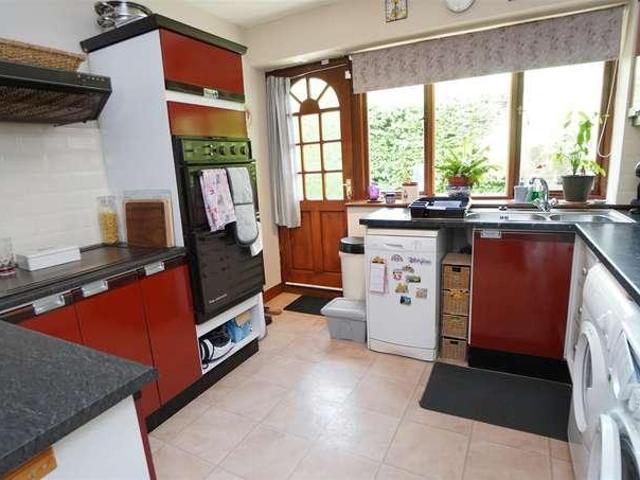 4 bed house for sale