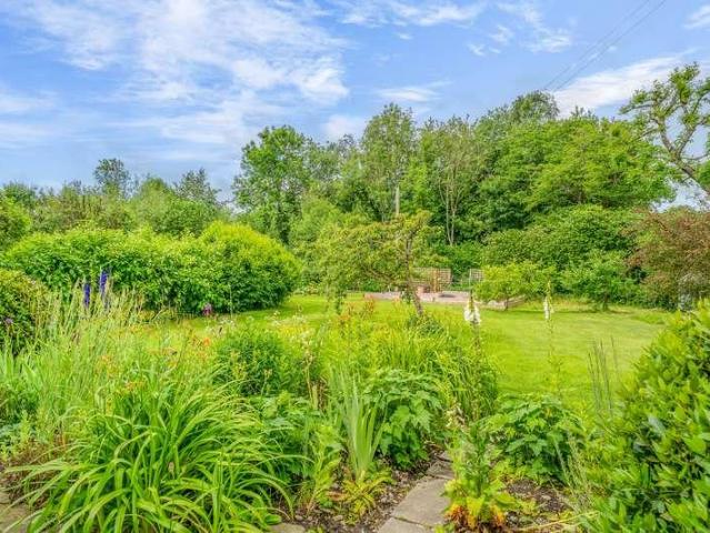 4 bed house for sale