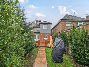 4 bed house for sale