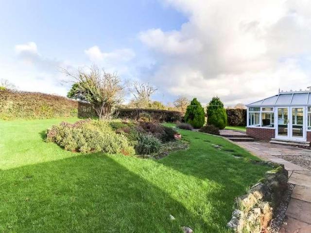 4 bed house for sale