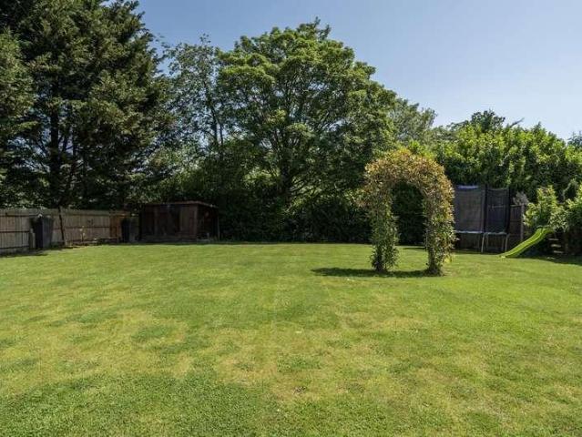 4 bed house for sale