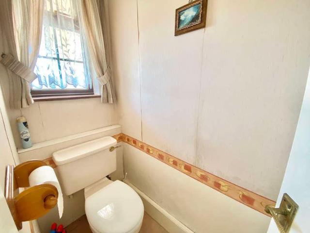 4 bed house for sale