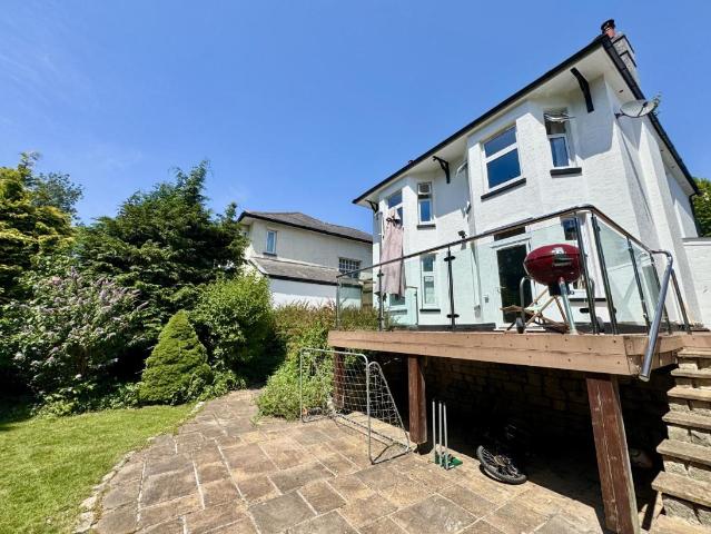 4 bed house for sale
