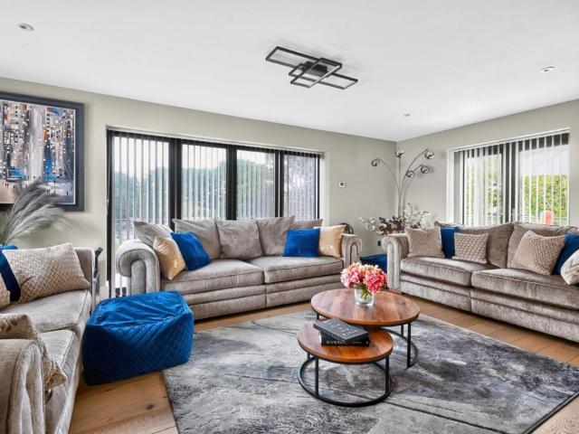 4 bed house for sale