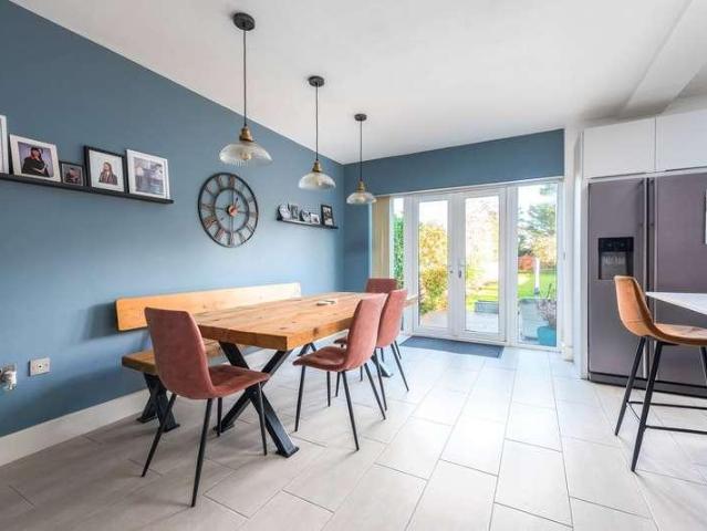 4 bed house for sale
