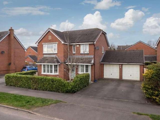 4 bed house for sale
