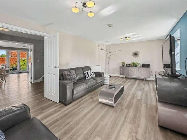 4 bed house for sale