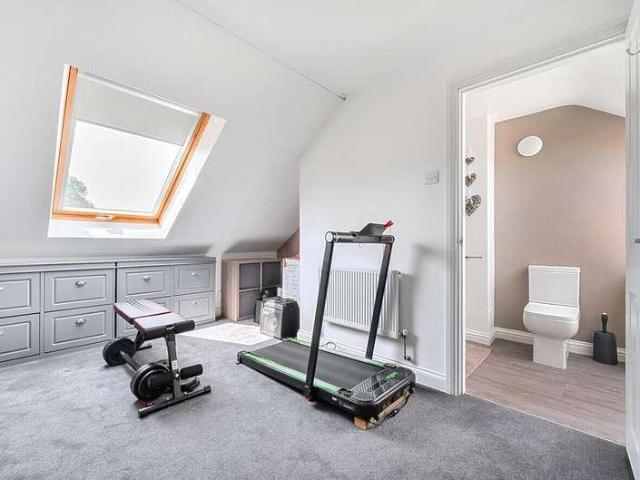 4 bed house for sale