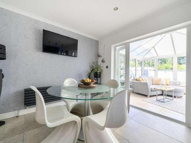 4 bed house for sale