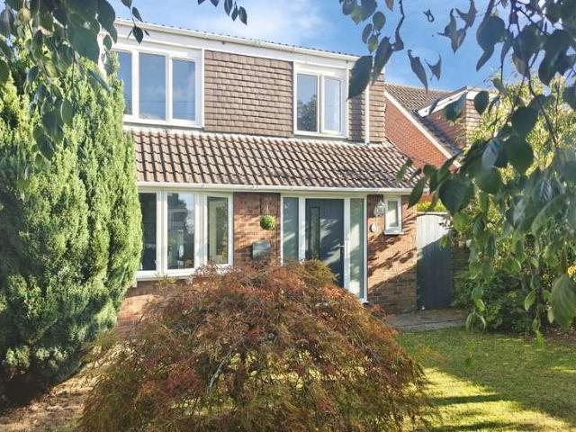 4 bed house for sale